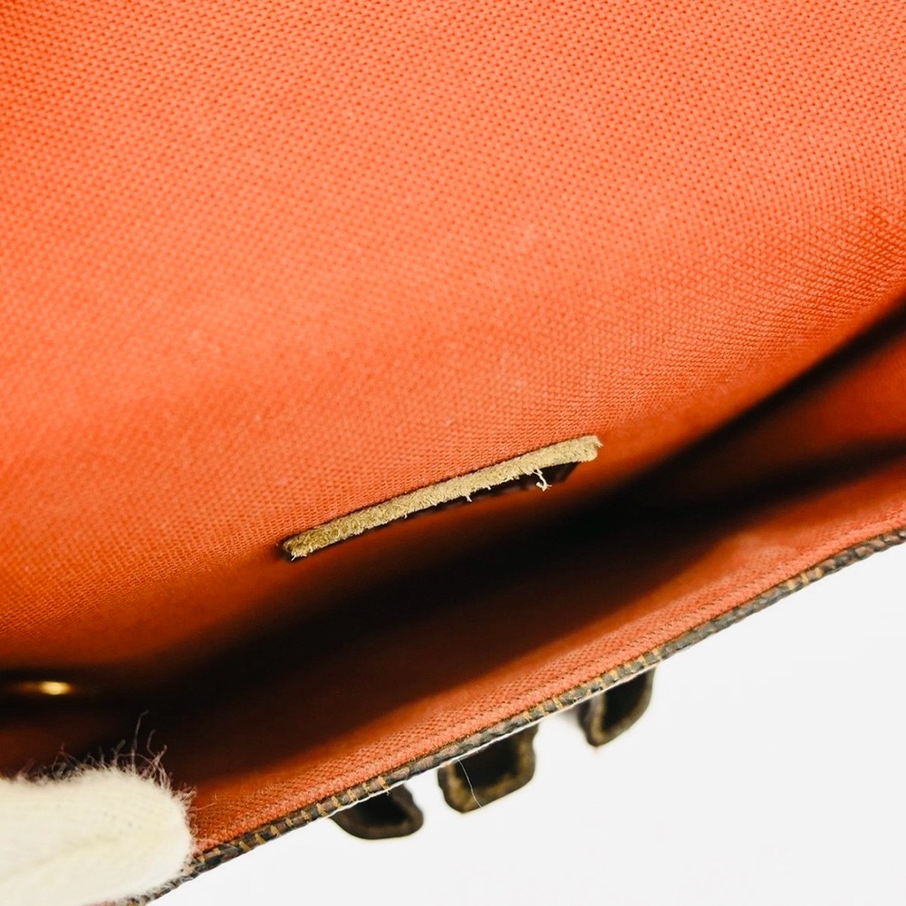 Louis Vuitton crossbody bag - Picture 6 of 8